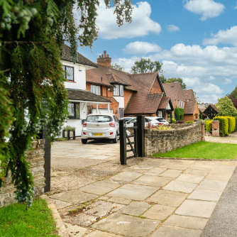 Ruislip Street - Flagstone drive